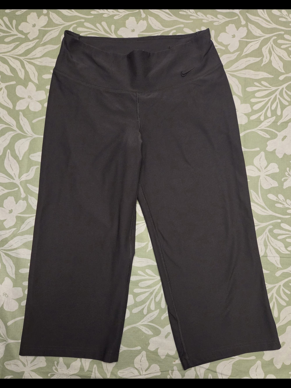 Nike Black Capri Yoga Pants with Subtle Swoosh